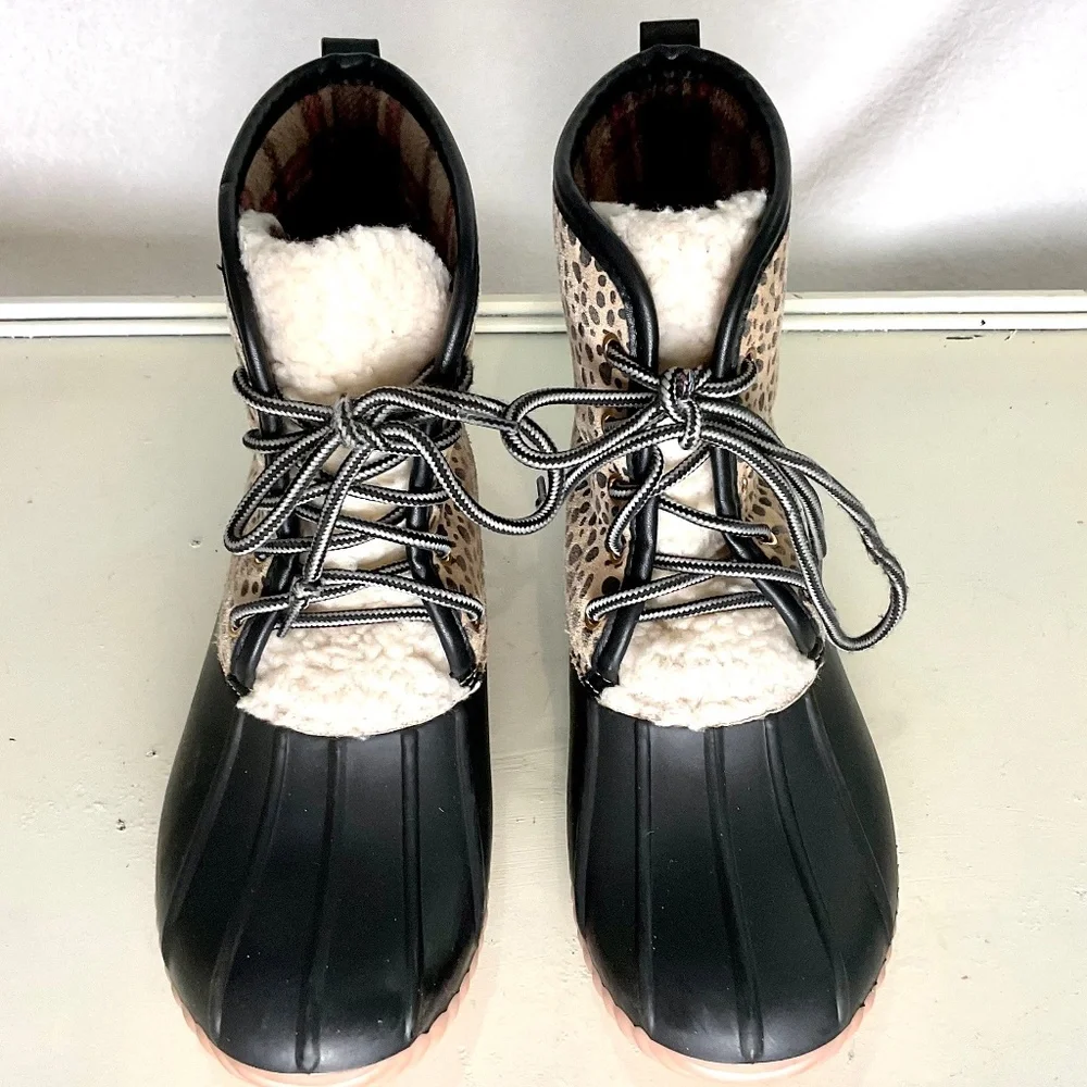 SIMPLY SOUTHERN Women's Tan Black Leopard Lace Up Rain Snow Duck Boots Size 7 - Picture 3 of 16